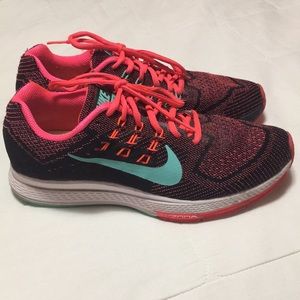 Nike structure 18 running shoes